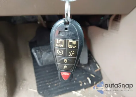 2014 Chrysler Town & Country Limited z USA, uszkodzony, nr VIN 2C4RC1GGXER425701